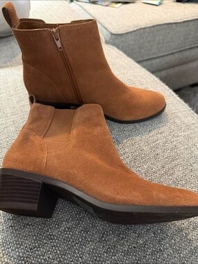 Vionic Roseland Women's Comfortable Supportive Short Suede Boot Toffee Brown 8